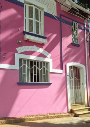 Uma casinha rosa no Pacaembu
